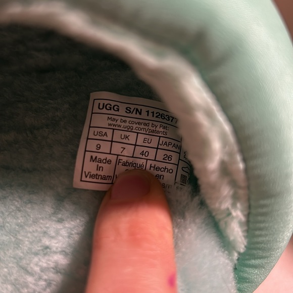 Ugg light green slide slipper size 9 - Picture 5 of 7